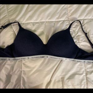 Victoria’s Secret No Underwire Bra 36DD